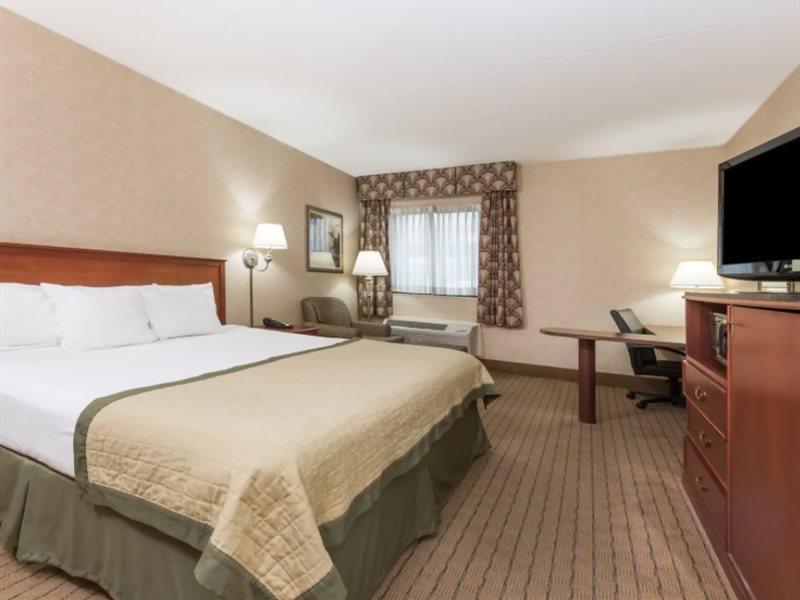Baymont By Wyndham Indianapolis South Hotel Exterior photo