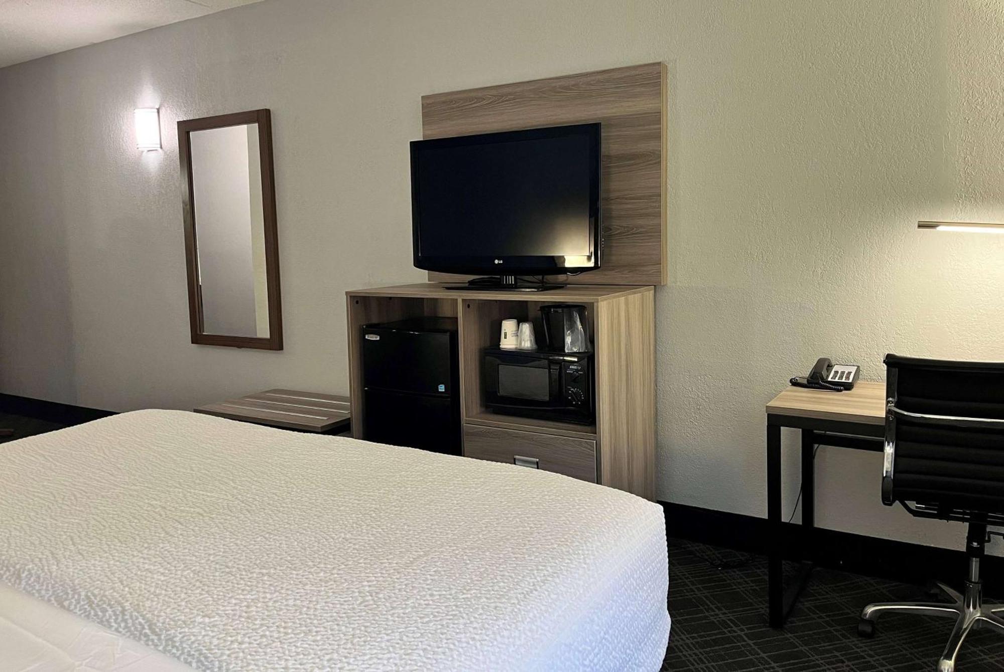 Baymont By Wyndham Indianapolis South Hotel Exterior photo